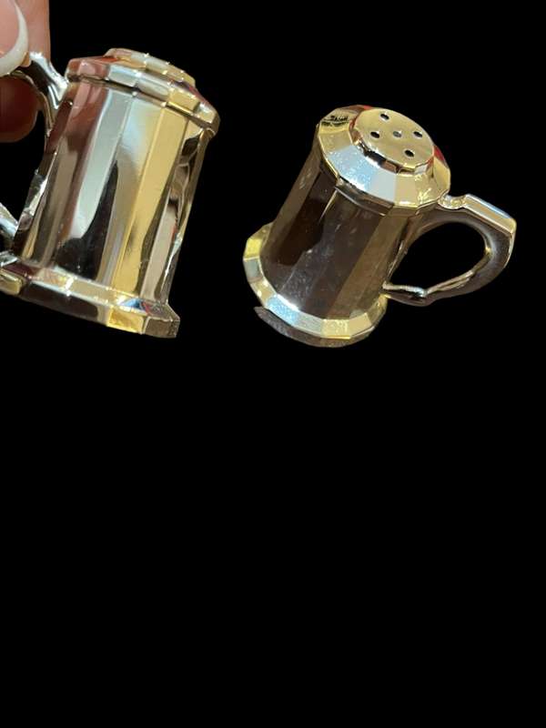 Salt pepper pots