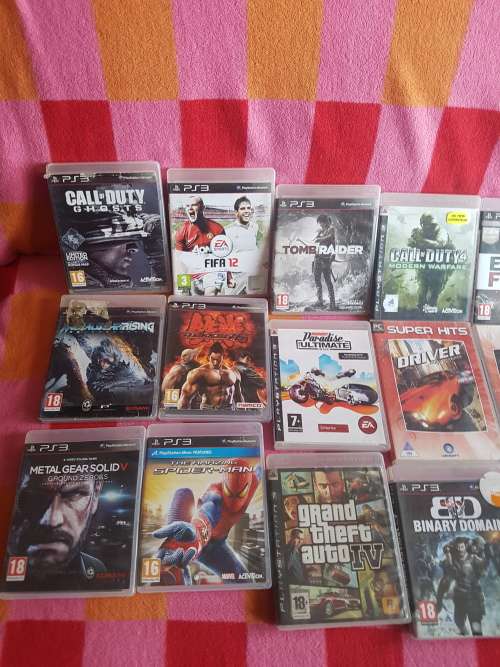 Ps3 slim with 21 games and ps move