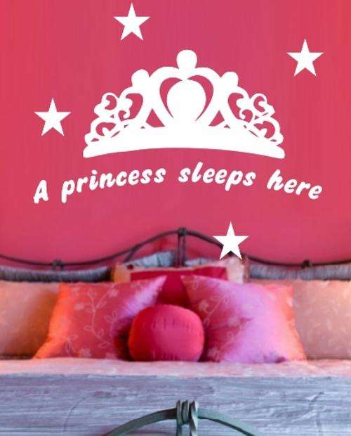 FREE SHIP/LOW COURIER - A PRINCESS SLEEPS HERE QUOTE - WALL STICKER - 60+ COLOURS