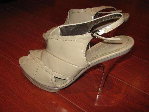 Zoom: Caramel Patent Heels *AUTHENTIC*