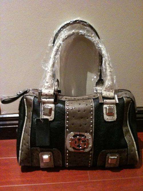 LIMITED EDITION: Leather Guess Handbag