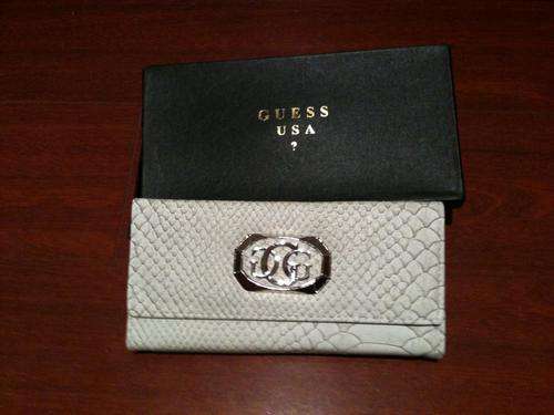 LIMITED EDITION: Lesther Guess Purse