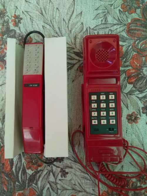 Red Retro landline telephones combo (2x phones)