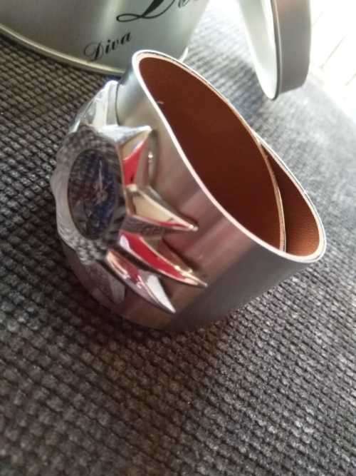 Stainless steel cuff bracelet watch Diva