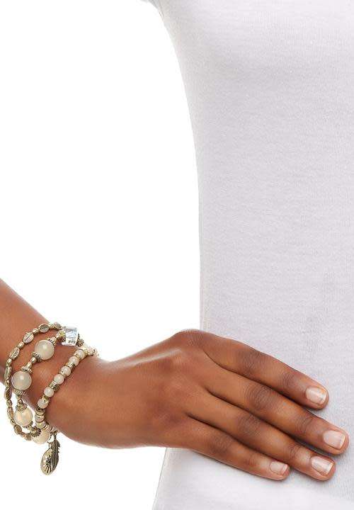 Charm Bracelet 3 piece Cream/Gold New stunning gift