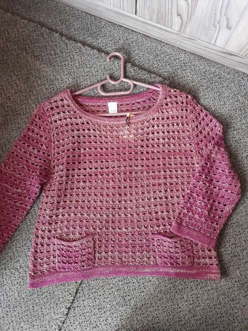 Pink and Gold cropped knit top