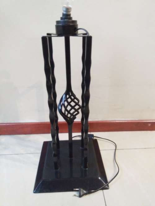 Wrought iron lamp stand - gloss black