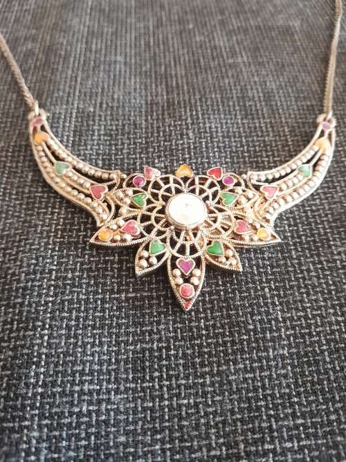 Vintage necklace and matching earrings set