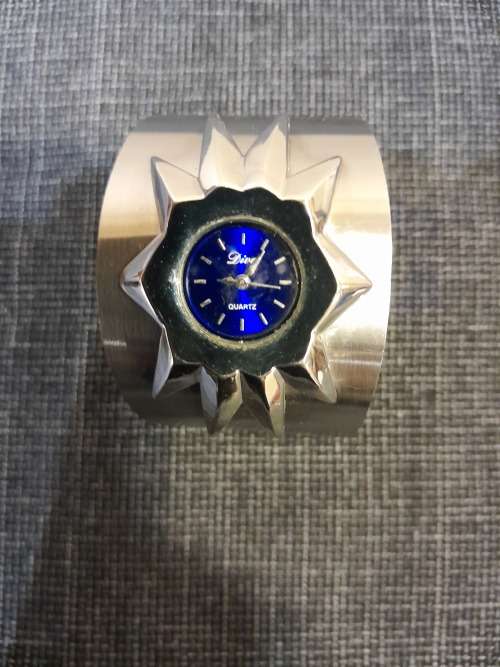 Stainless steel cuff bracelet watch Diva
