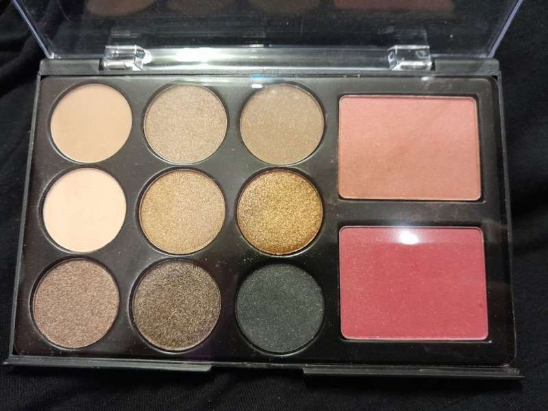 Eyeshadow and blush palette - Nudes and Bronze NEW