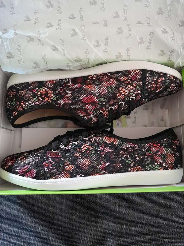 Butterfly feet floral print lace up sneakers