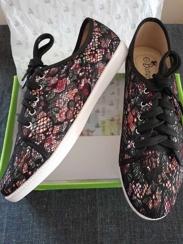 Butterfly feet floral print lace up sneakers
