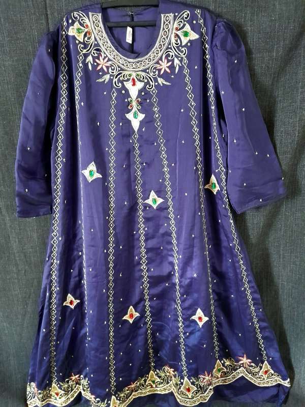Eastern evening dress Navy blue and gold embroidered