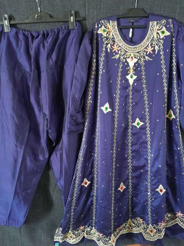 Eastern evening dress Navy blue and gold embroidered
