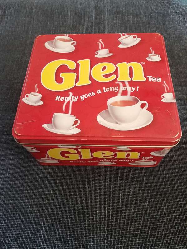 Collectible Glen tea tin square