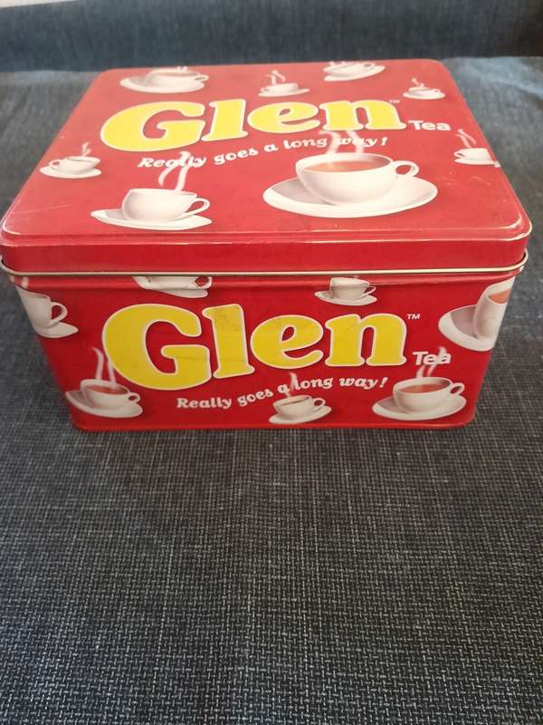 Collectible Glen tea tin square