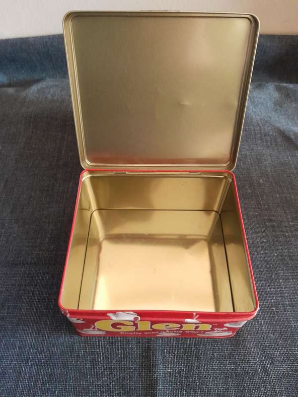 Collectible Glen tea tin square