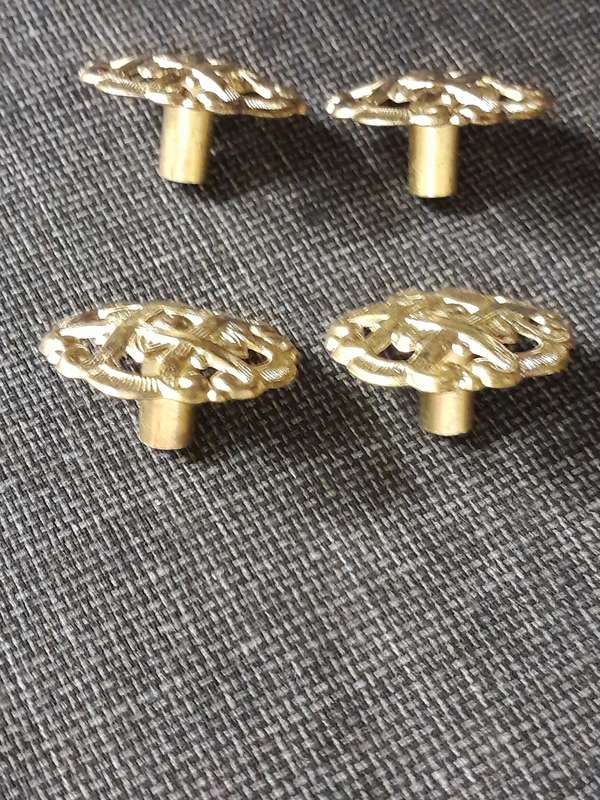 Metal door knobs x 4