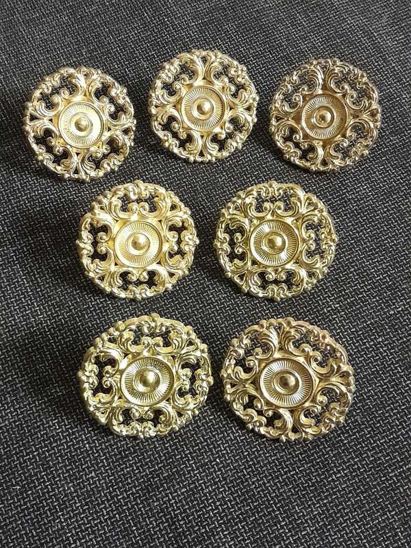 Antique vintage door knobs x 7