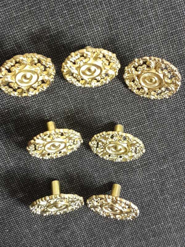 Antique vintage door knobs x 7