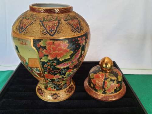 SATSUMA VINTAGE JAPANESE GINGER JAR HAND PAINTED GIESHA GIRLS IN MINT CONDITION