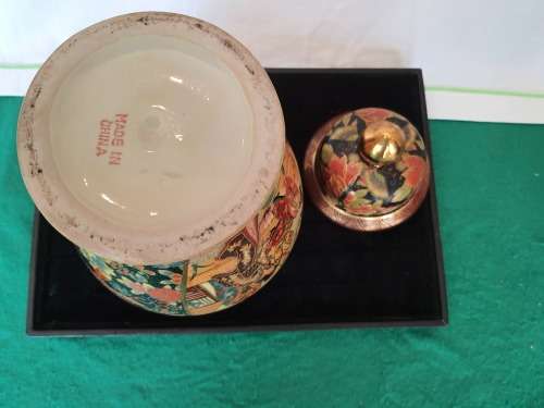 SATSUMA VINTAGE JAPANESE GINGER JAR HAND PAINTED GIESHA GIRLS IN MINT CONDITION