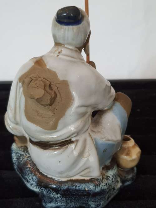 VINTAGE PORCILAIN FIGURINE VILLAGE FISHERMEN