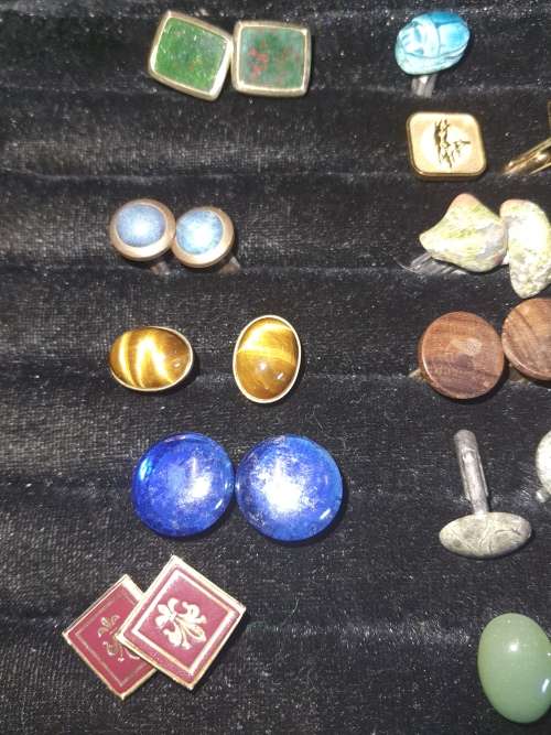 A JOBLOT MENS CUFFLINKS ALL VINTAGE WITH JADE AND TIGERS EYE STONE GOLDPLATED