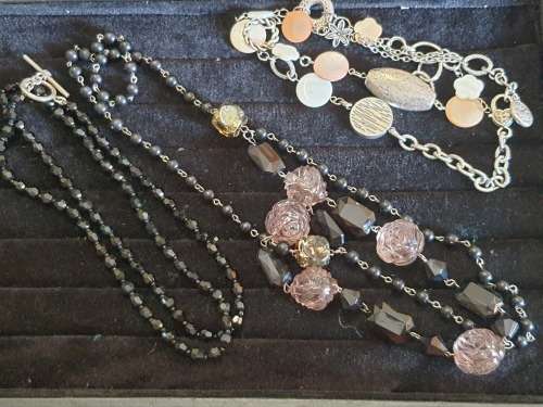 a JOBLOT VINTAGE COSTUME NECKLACES