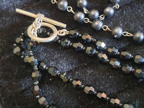 a JOBLOT VINTAGE COSTUME NECKLACES