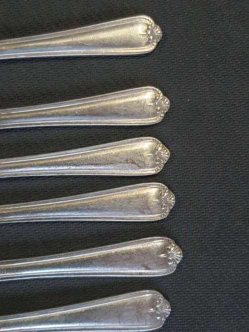A JOBLOT VINTAGE EPNS KNIVES and FORKS 7 EACH IN ALL