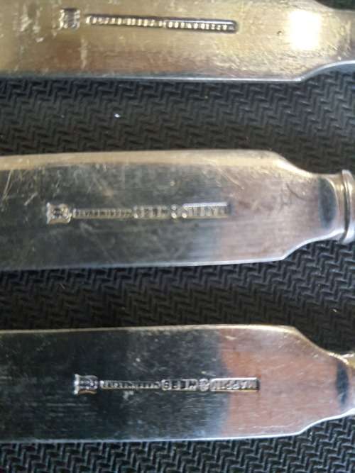 MAPPEN and WEBB 5 KNIVES EPNS