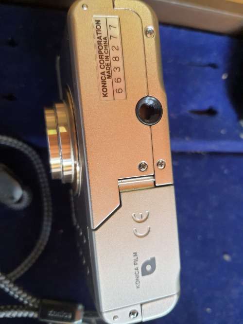 3 DIGITAL COMPACT TRAVEL CAMERAS ALL NEED BATTERIES BUT IN WORKING ORDER