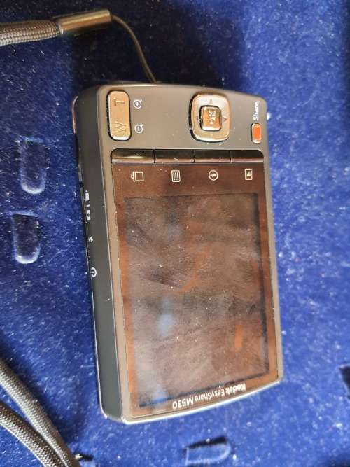3 DIGITAL COMPACT TRAVEL CAMERAS ALL NEED BATTERIES BUT IN WORKING ORDER