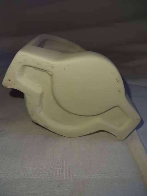AN ITALIAN CAST CERAMIC FIGURINE WHITE NO CRACKS OR VISSIBLE DAMAGE LADY PRAYING
