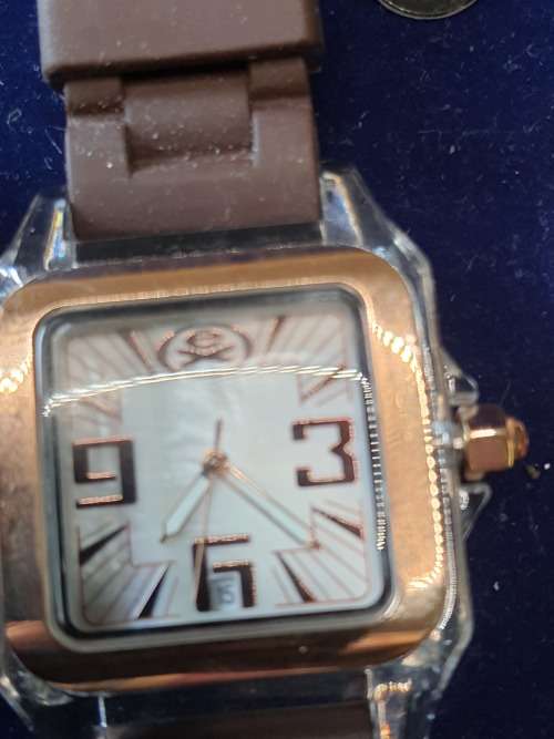 A JOBLOT WOMANS FASHION DRESS WATCHES