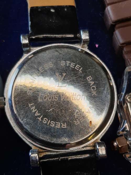 A JOBLOT WOMANS FASHION DRESS WATCHES