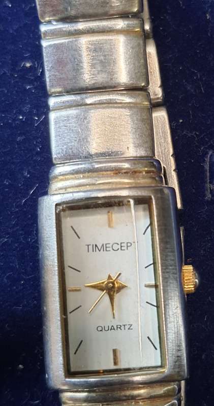 A jab lot quartz woman`s wrist watches sold as is not tested