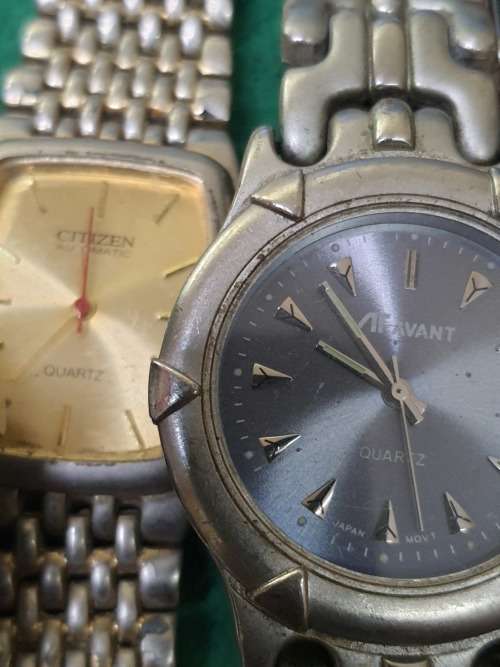 A BULK MIXED JOBLOT VINTAGE WATCHES SOLD AS IS NOT TESTED