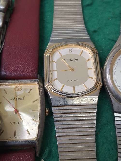 A BULK MIXED JOBLOT VINTAGE WATCHES SOLD AS IS NOT TESTED