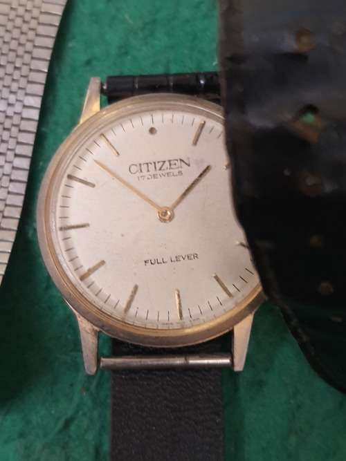 A BULK MIXED JOBLOT VINTAGE WATCHES SOLD AS IS NOT TESTED
