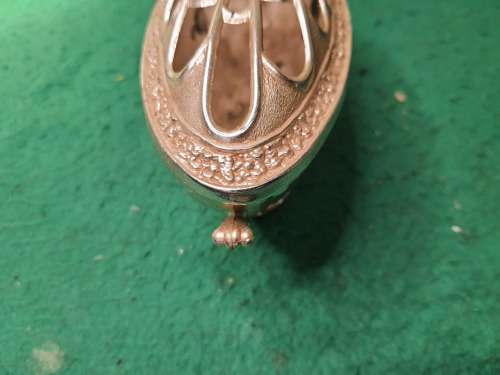 A SILVER PLATED VINTAGE POTPURI BOWL SOLD AS IS