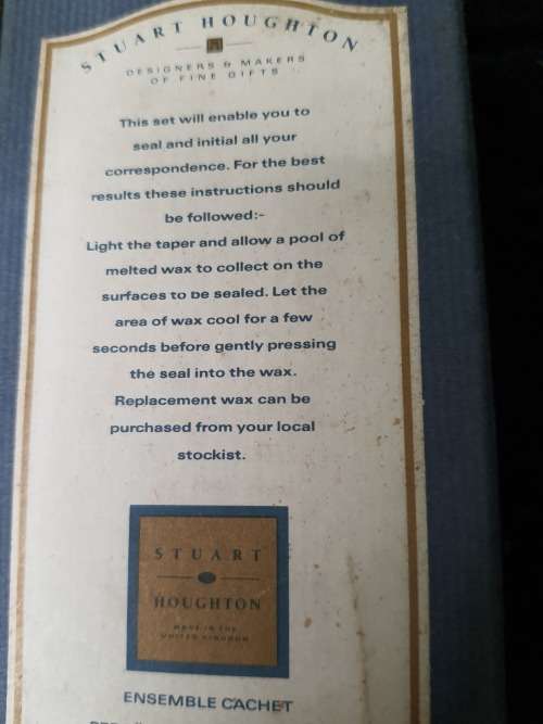 A VINTAGE GENUINE STUART HOUGHTON SEAL LETTER E SET WITH WAX SOLD AS IS