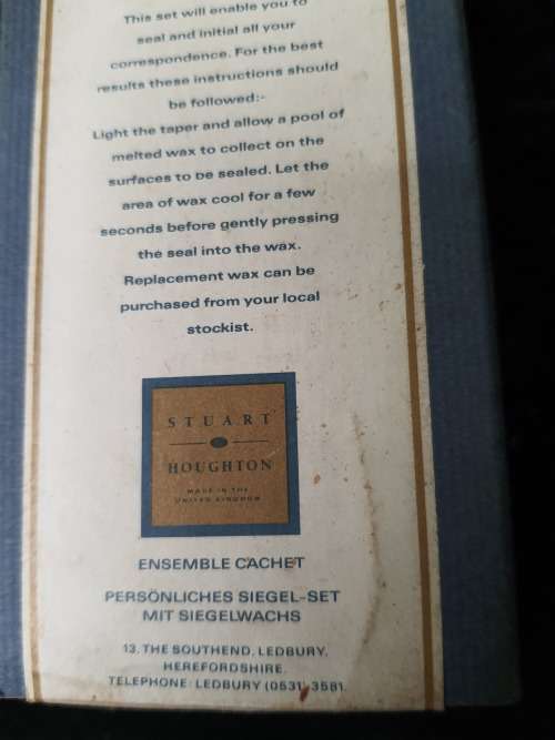 A VINTAGE GENUINE STUART HOUGHTON SEAL LETTER E SET WITH WAX SOLD AS IS