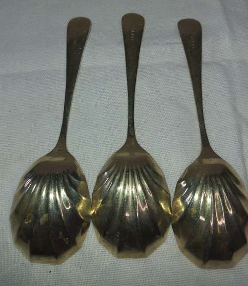 A COLLECTION OF 3 VINTAGE EPNS SUGAR LADELS SOLD AS IS