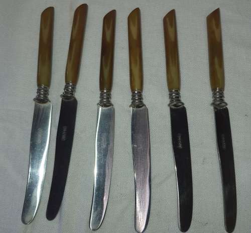ASET OF 6 VINTAGE ROSTFREI STEAK KNIVES HAND MADE SOLD AS IS