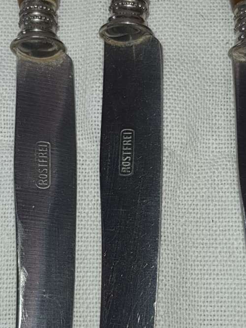 ASET OF 6 VINTAGE ROSTFREI STEAK KNIVES HAND MADE SOLD AS IS