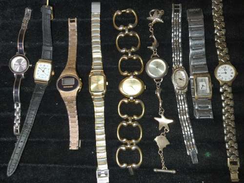 A BULK JOBLOT WOMANS DRESS WATCHES SOLD AS IS NOT TESTED