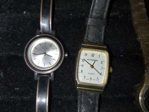 A BULK JOBLOT WOMANS DRESS WATCHES SOLD AS IS NOT TESTED