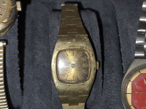A JOBLOT VINTAGE WRIST WATCHES SOLD AS IS NOT TESTED
